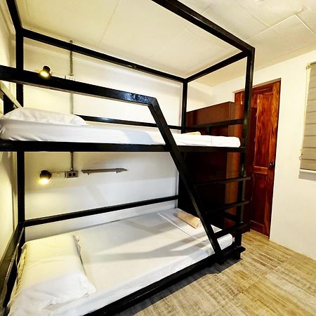 Ocean Breeze Hostel By Daily Sweet Moalboal Kültér fotó