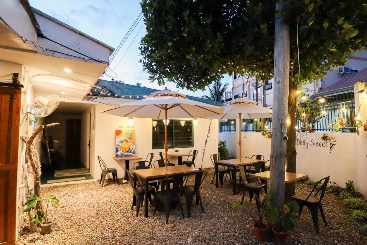 Ocean Breeze Hostel By Daily Sweet Moalboal Kültér fotó