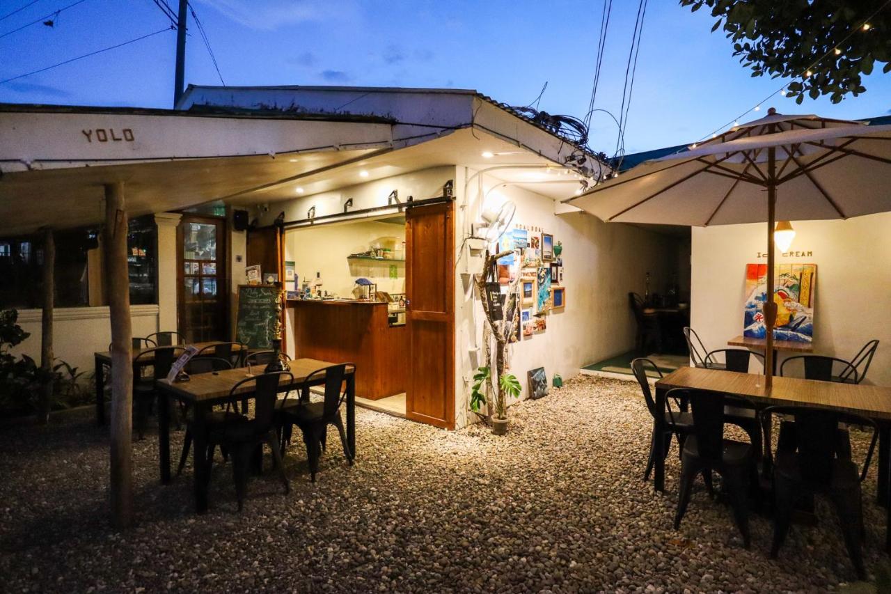 Ocean Breeze Hostel By Daily Sweet Moalboal Kültér fotó
