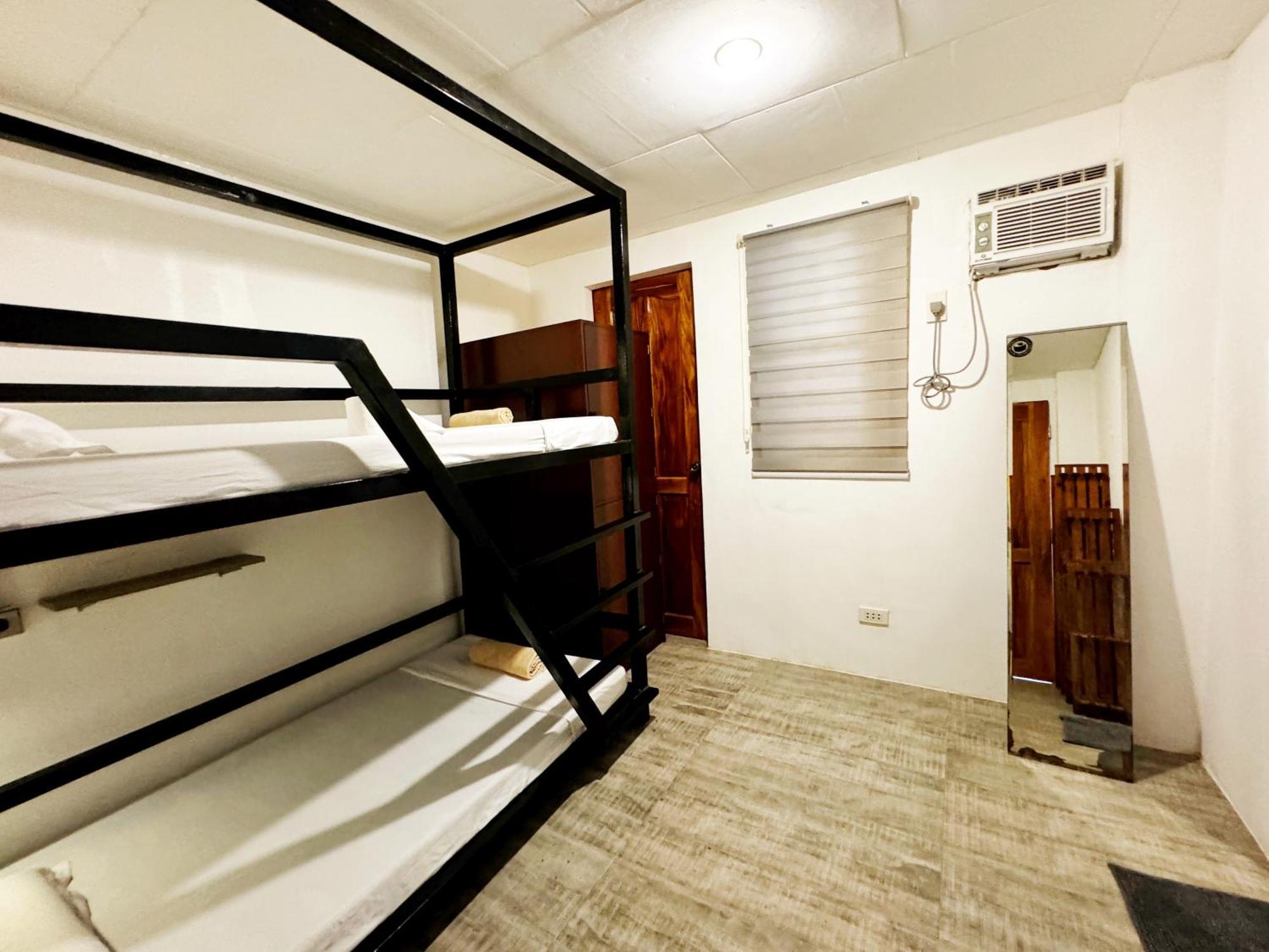 Ocean Breeze Hostel By Daily Sweet Moalboal Kültér fotó