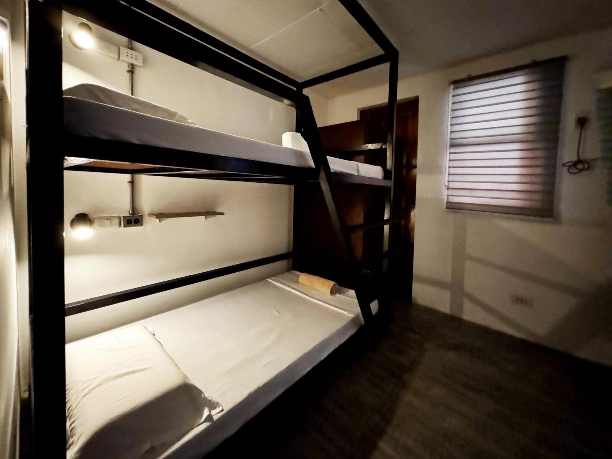 Ocean Breeze Hostel By Daily Sweet Moalboal Kültér fotó