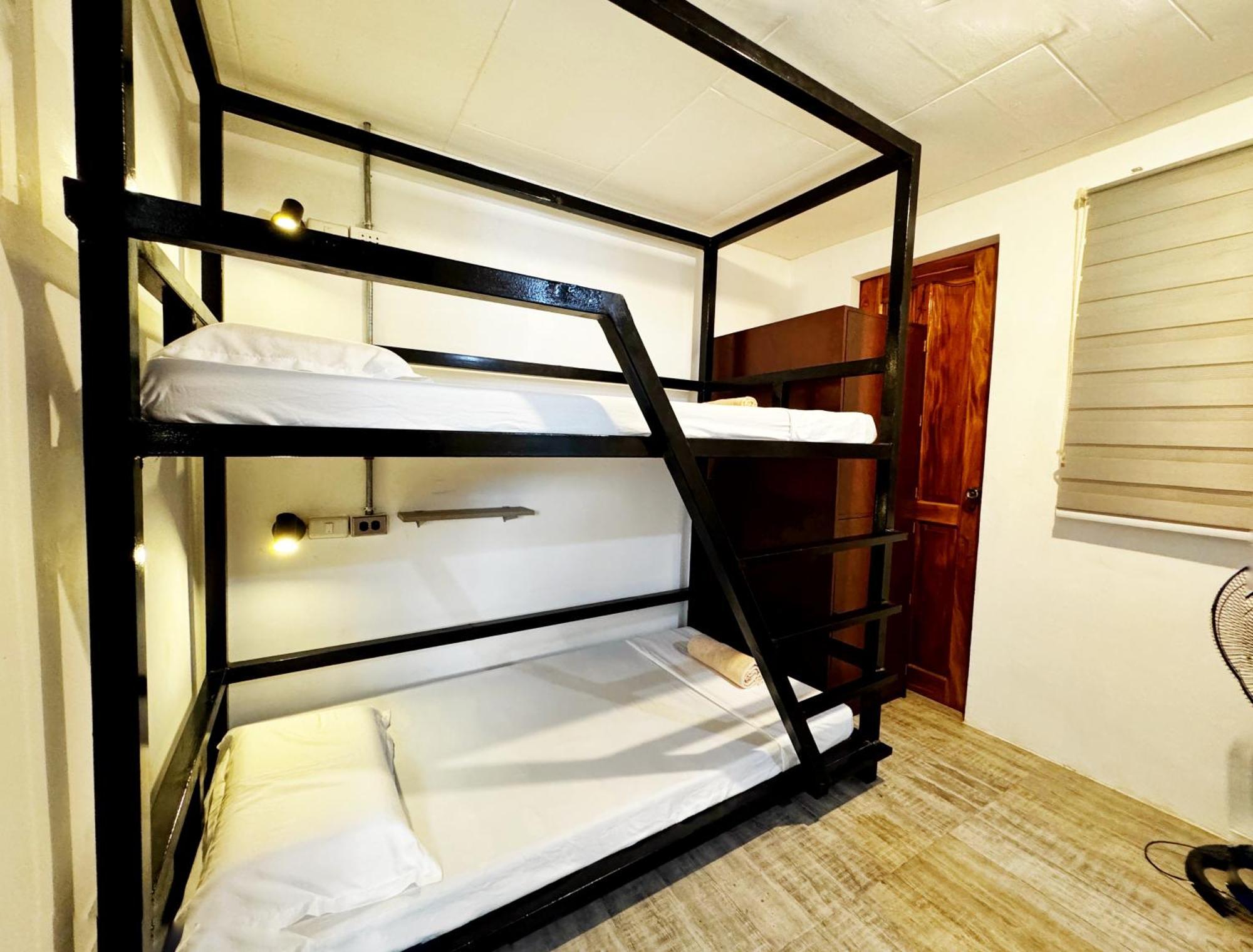 Ocean Breeze Hostel By Daily Sweet Moalboal Kültér fotó